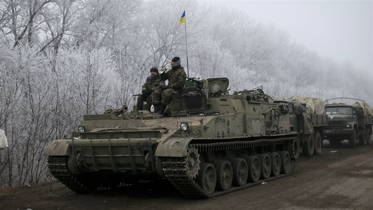 Un convoi de l'armée ukrainienne à Debaltseve, le 15 février 2015.