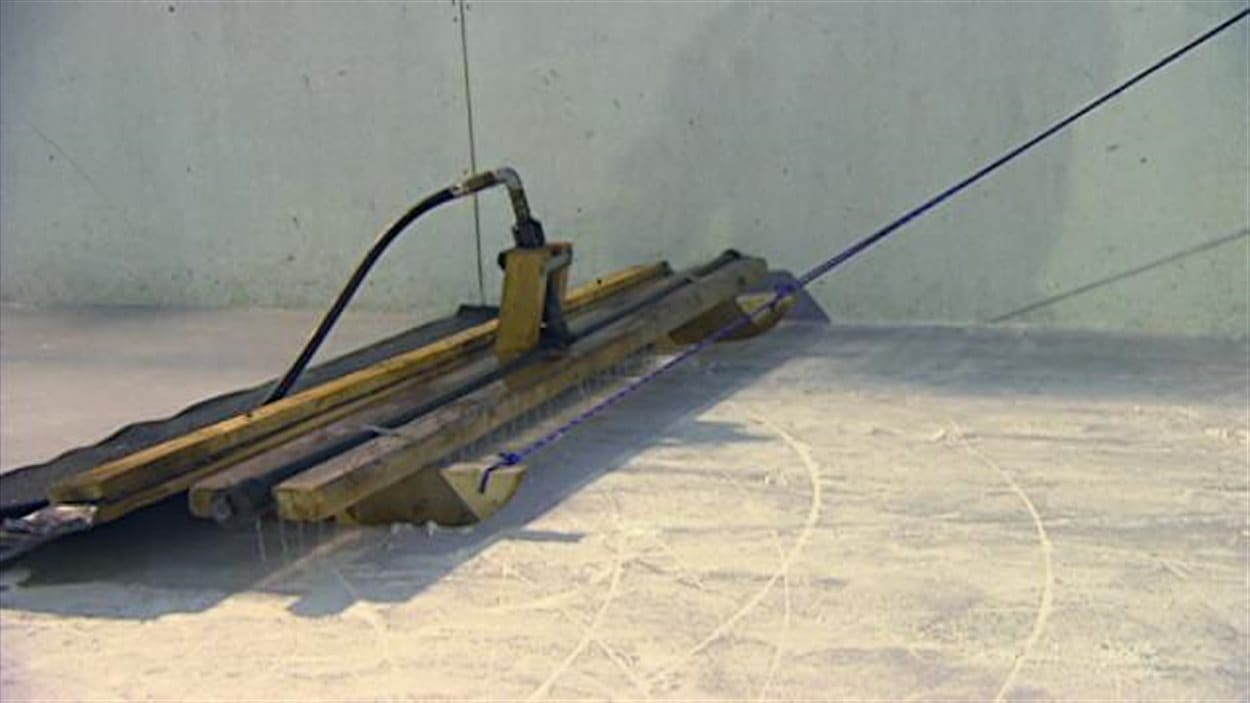 Un citoyen de Bromont invente une mini Zamboni écologique RadioCanada.ca