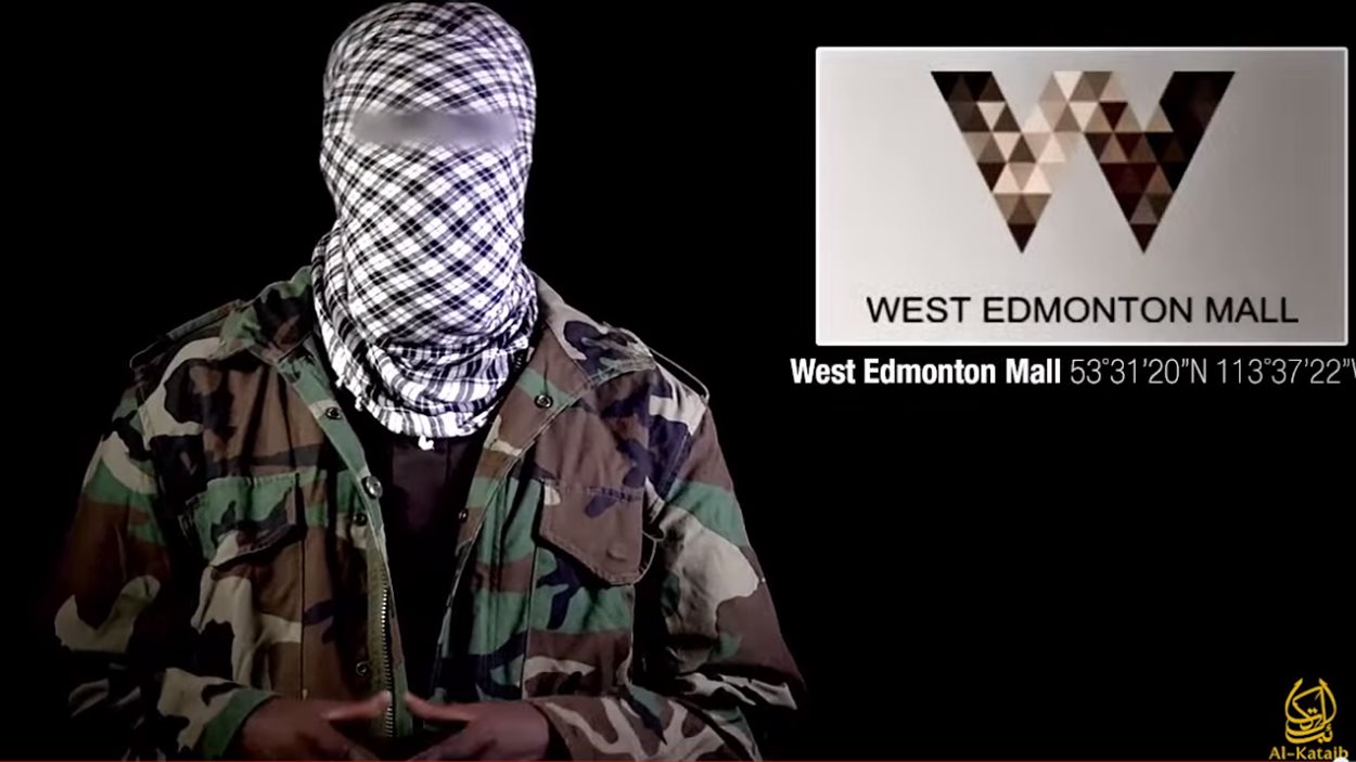 Dans une vidéo, un homme masqué encourage les moudjahidines de l'Occident à cibler les deux plus grands centres commerciaux en Amérique du Nord.