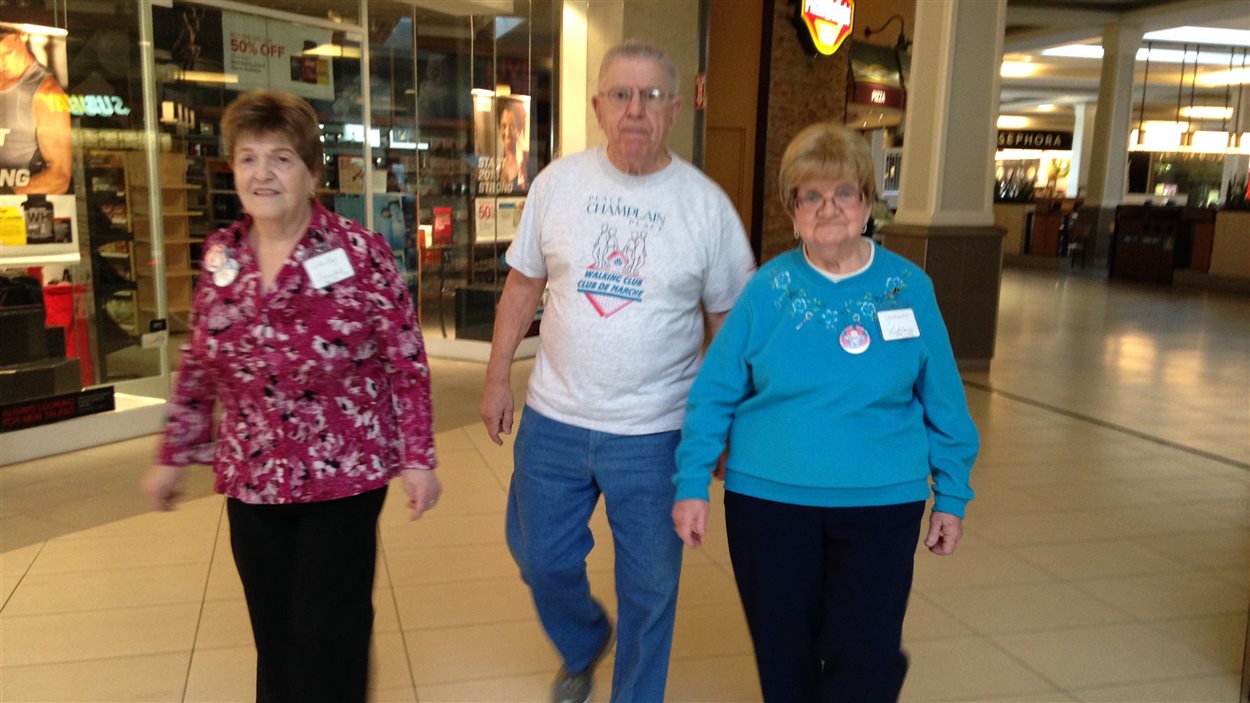 Le Club de marche de la Place Champlain de Dieppe a 25 ans RadioCanada