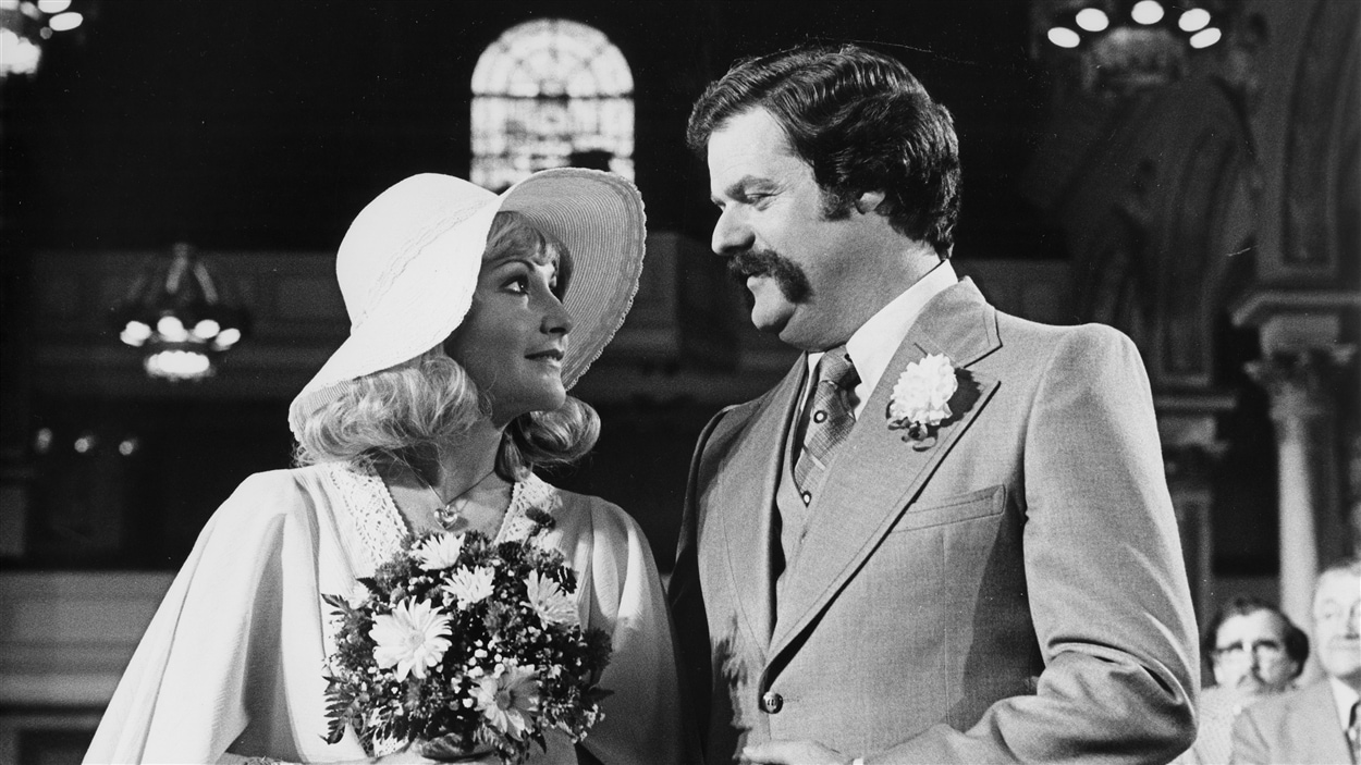 Doudou Désiré (Louise Deschâtelets) et Jean-Marie Dupuis (Claude Michaud) dans « Rue des pignons » en 1977.