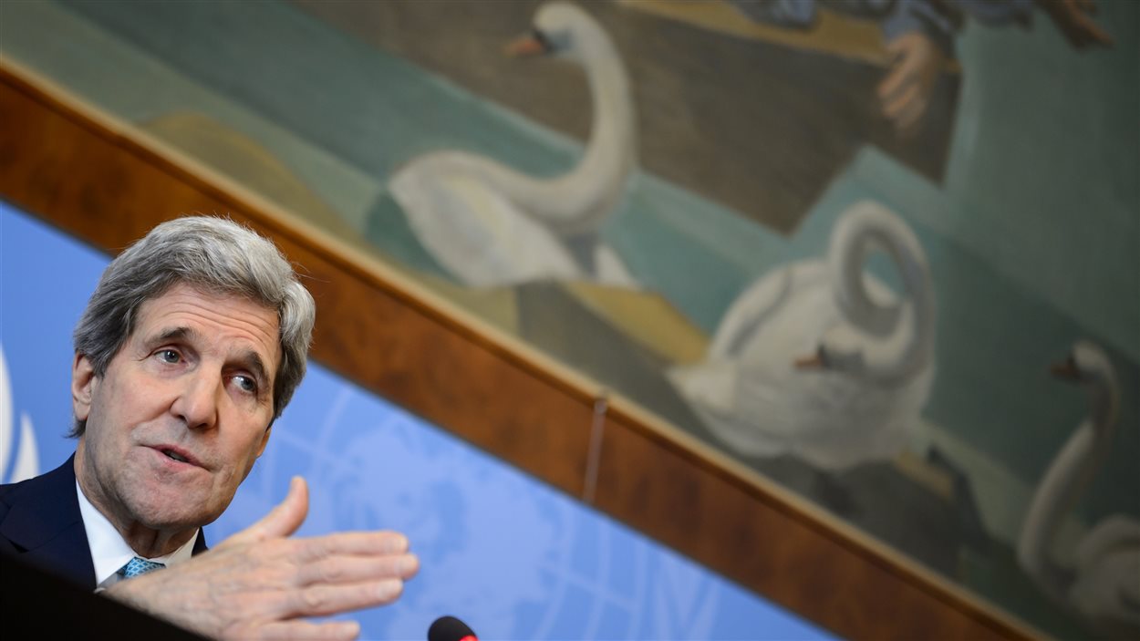 Le secrétaire d'État américain John Kerry, en conférence de presse, lundi, à Genève.