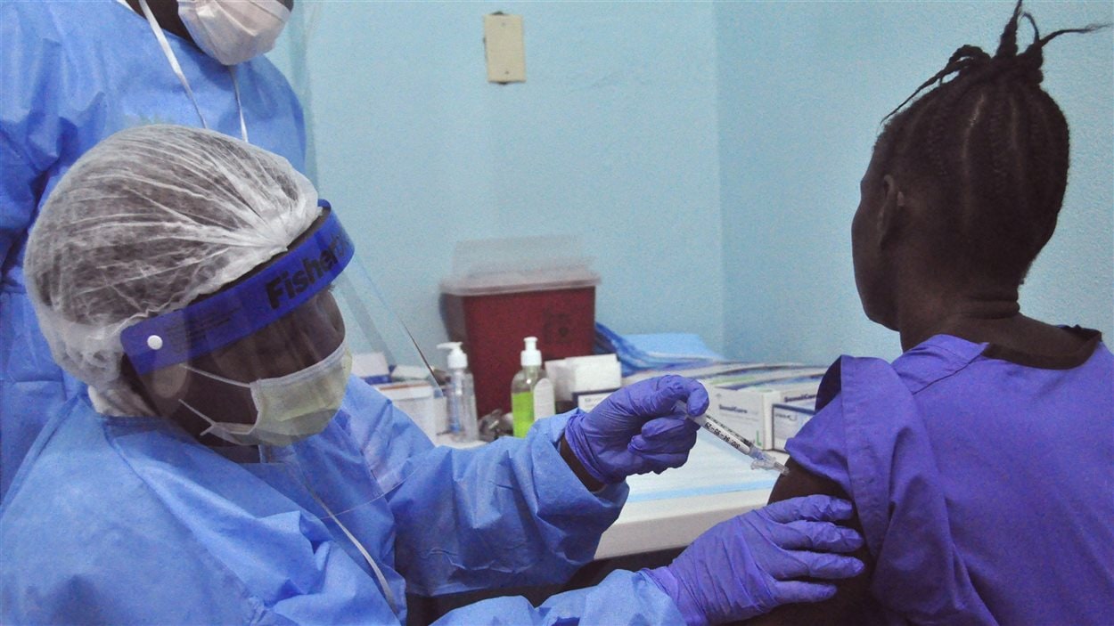 Des vaccins expérimentaux ont aussi été mis à l'essai au Liberia (archives)