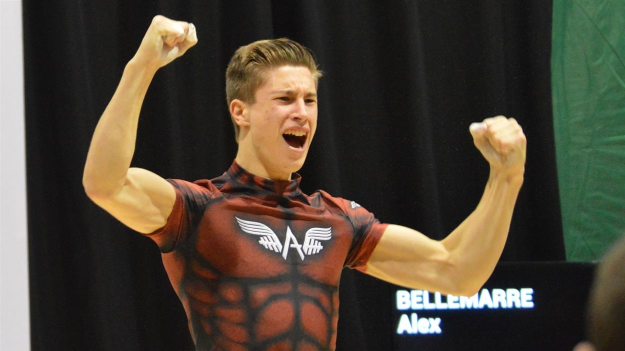 Alex Bellemarre (au centre) a fracassé trois records de Jeux du Québec, à l'arraché, à l'épaulé-jeté et au total des points.