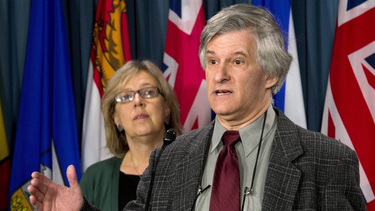 La chef du Parti vert du Canada (PVC) Elizabeth May et son adjoint, Daniel Green.