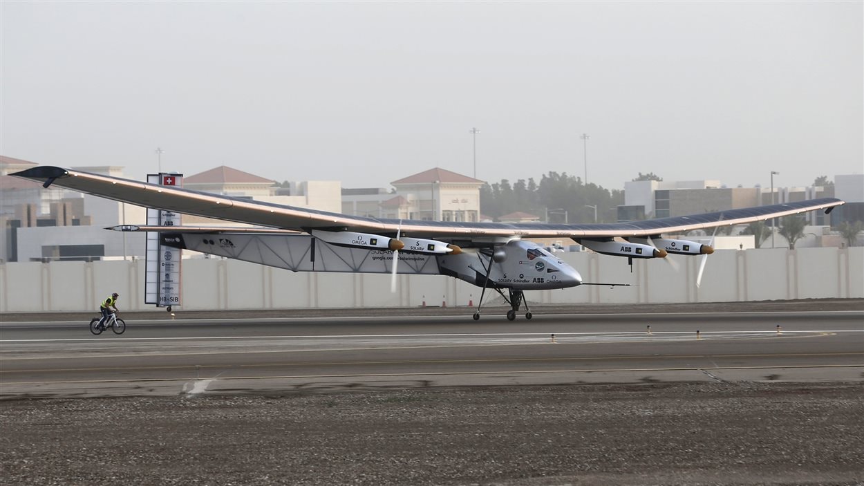 L'avion propulsé à l'énergie solaire Solar Impulse 2