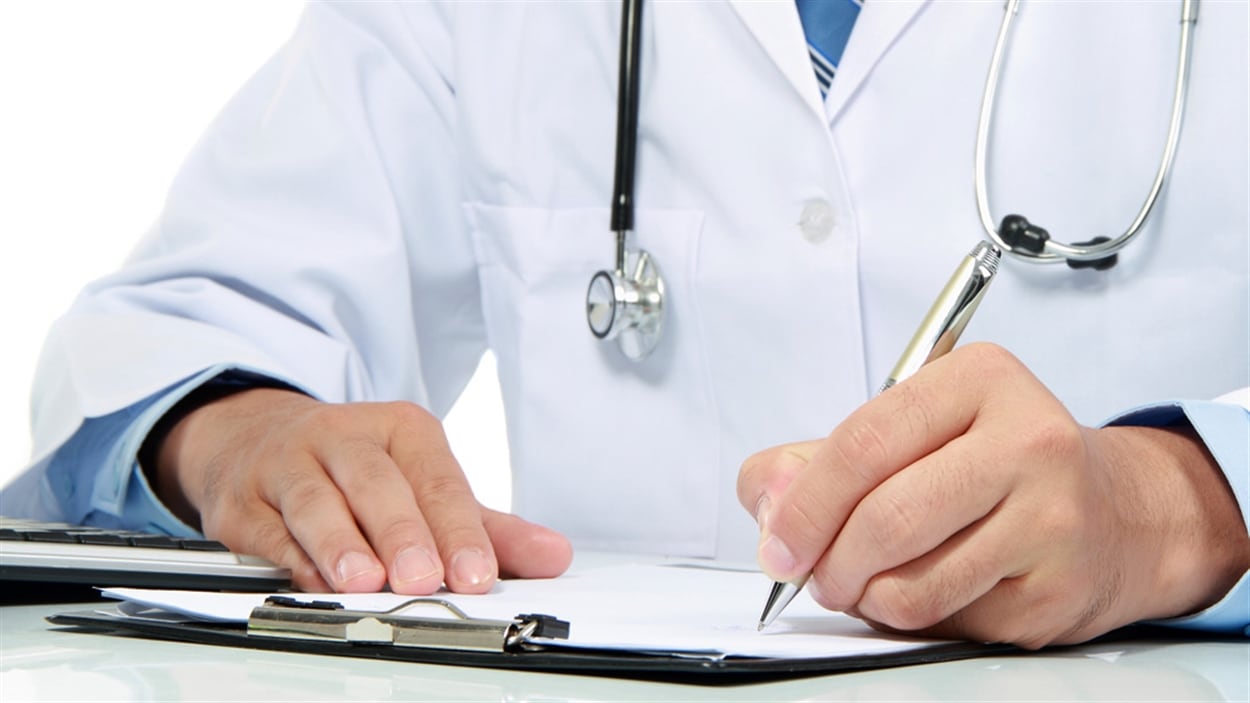 Un médecin
