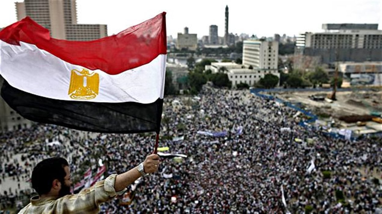 Place Tahrir, Le Caire, Égypte, 8 avril 2011, quelque 10 000 manifestants réclament le jugement de l'ancien président Hosni Moubarak.  Photo :  AFP/Misam Saleh