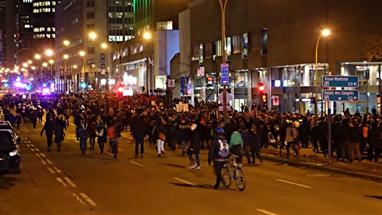Les manifestants au centre-ville de Montréal