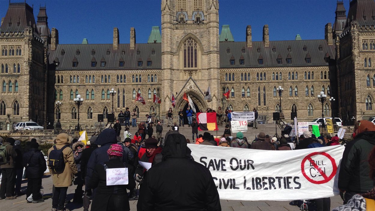 Une autre manifestation avait lieu à Ottawa pour dénoncer le projet de loi C-51.
