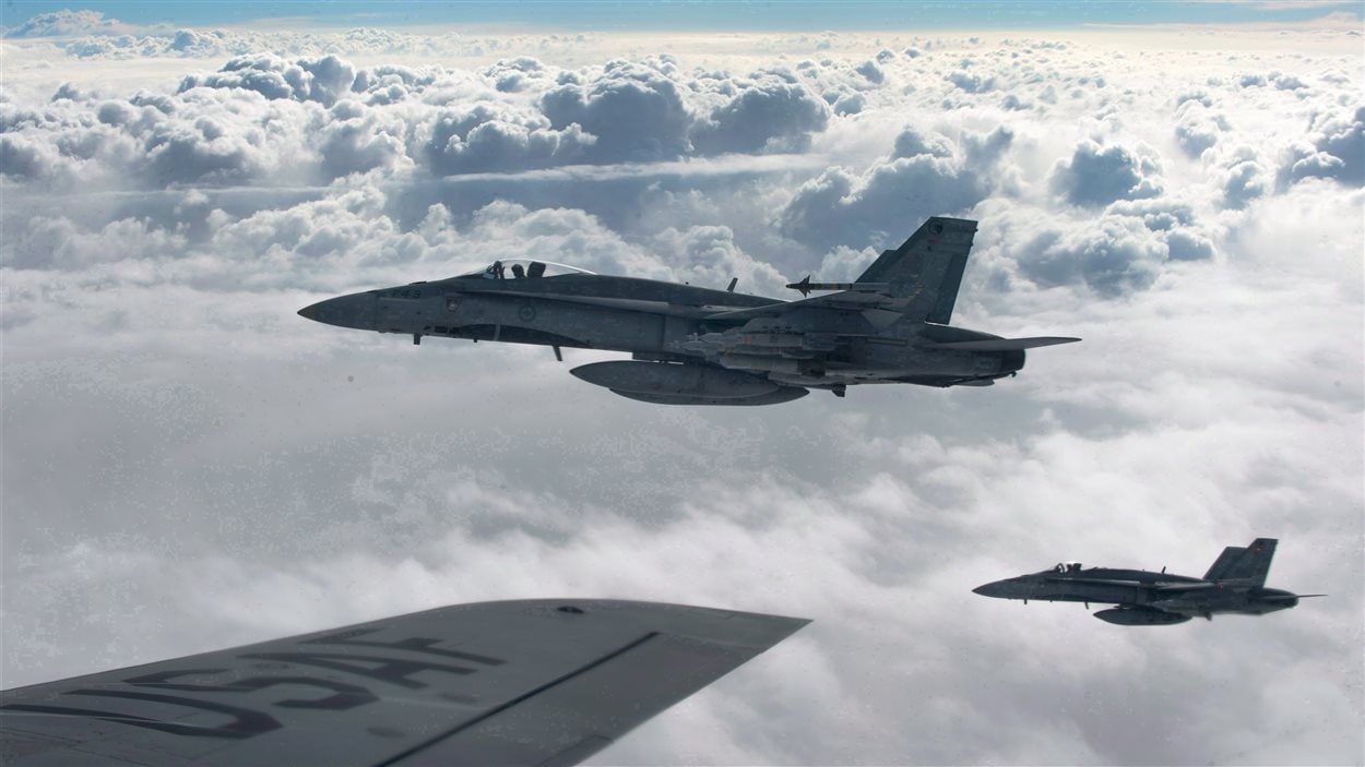 Des CF-18 de la Royal Canadian Air Force se dirigent vers l'Irak.