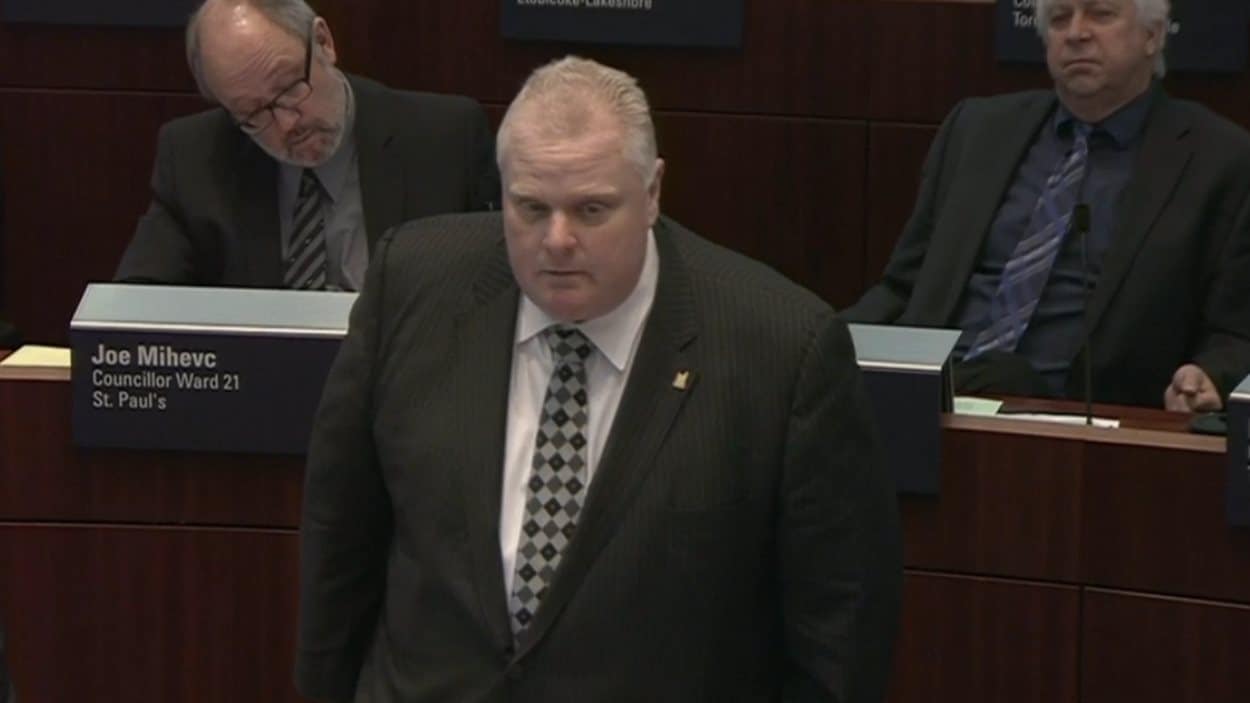 Rob Ford présente des excuses au conseil municipal.