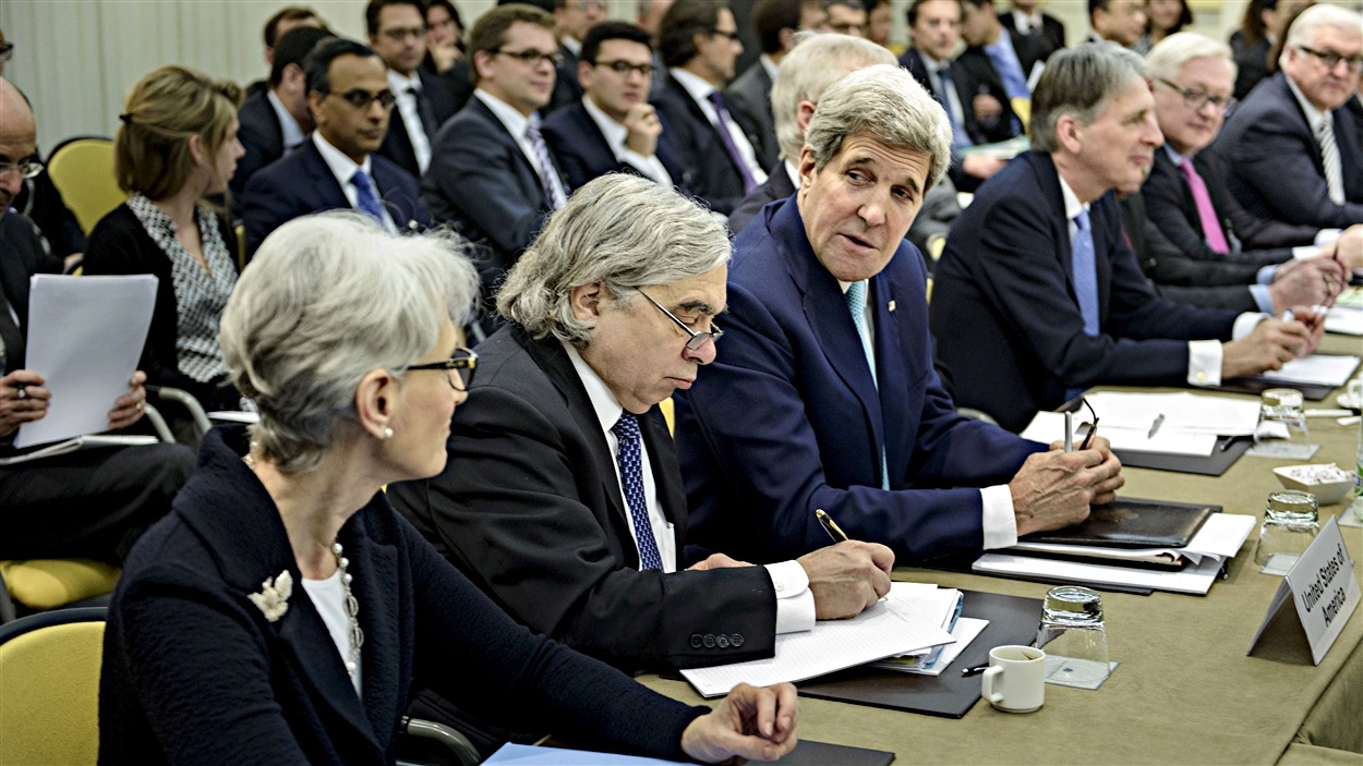 Les représentants des pays du P5+1 et de l'Iran se rencontrent pour négocier le programme nucléaire iranien à Lausanne