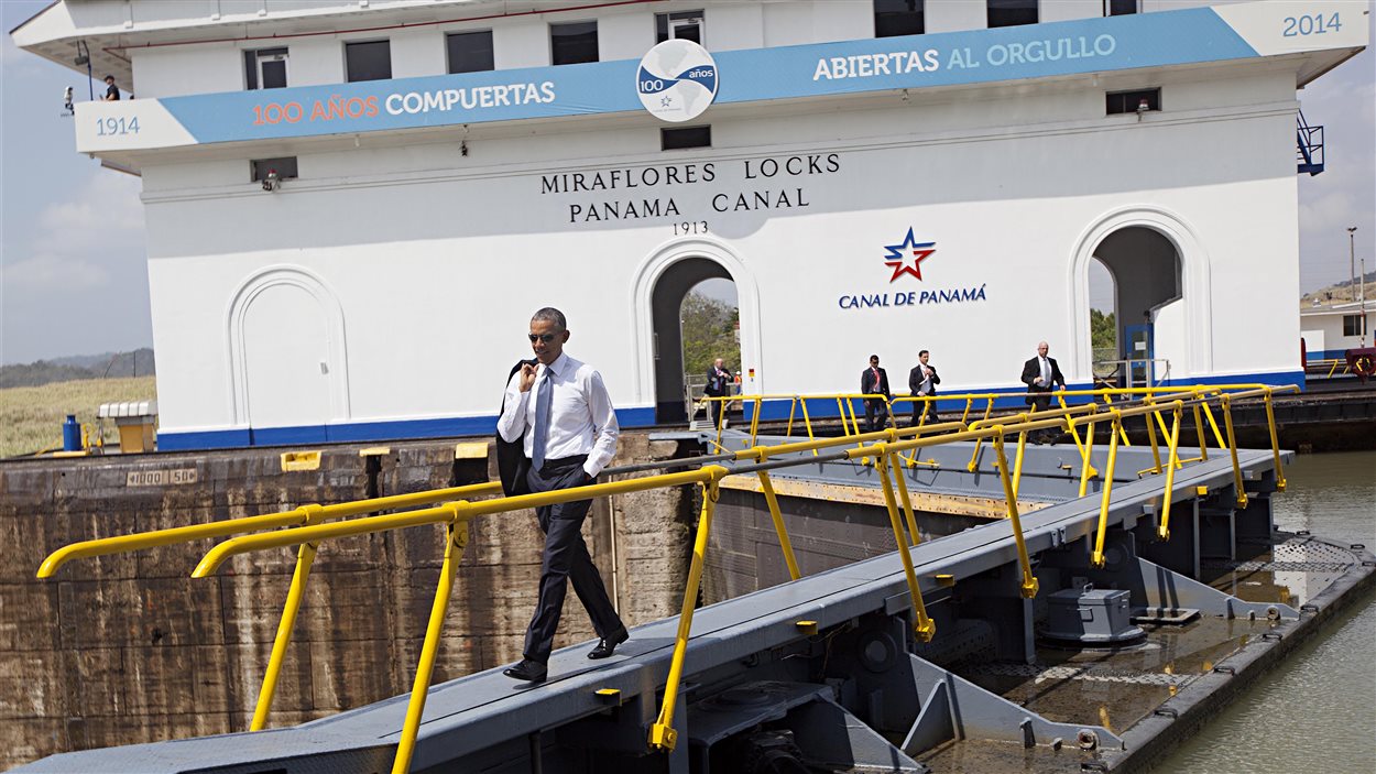 Le président Barack Obama entame une visite de deux jours au Panama à l'occasion du Sommet des Amériques, marqué par la présence de la délégation cubaine.