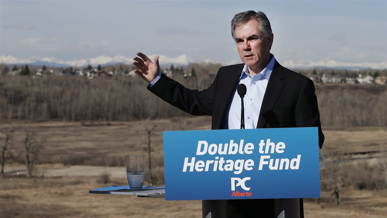 Jim Prentice, lors de son déplacement à Calgary le 10 avril
