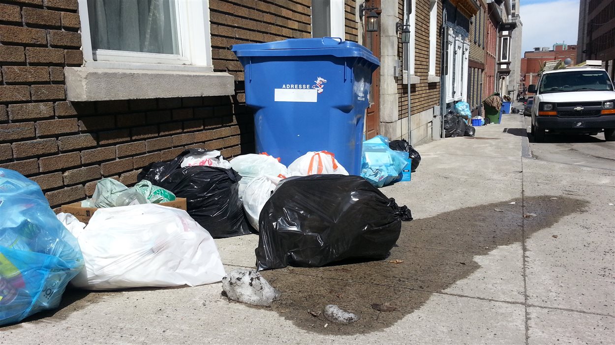 Collecte des ordures plus de 130 plaintes déposées RadioCanada