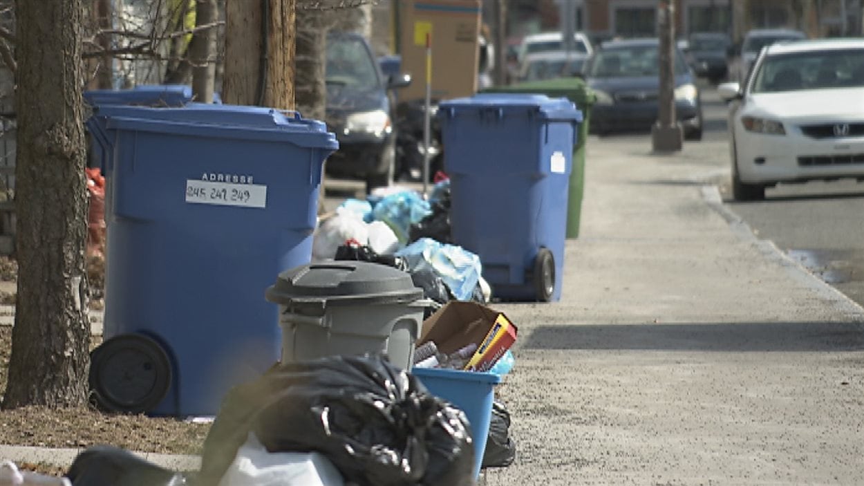 Fin de la collecte des ordures en soirée RadioCanada