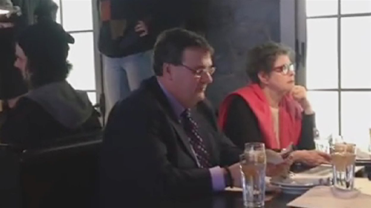 Le ministre Blais a été chahuté par des manifestants.