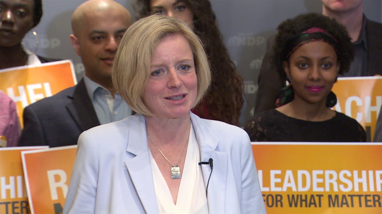 La chef du NPD albertain Rachel Notley lors de la présentation de la plateforme électorale de son parti, dimanche.