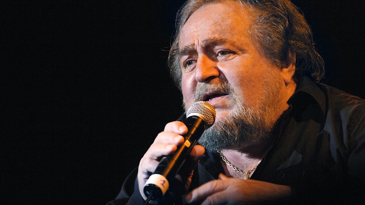 Richard Anthony en concert à Paris en 2006.