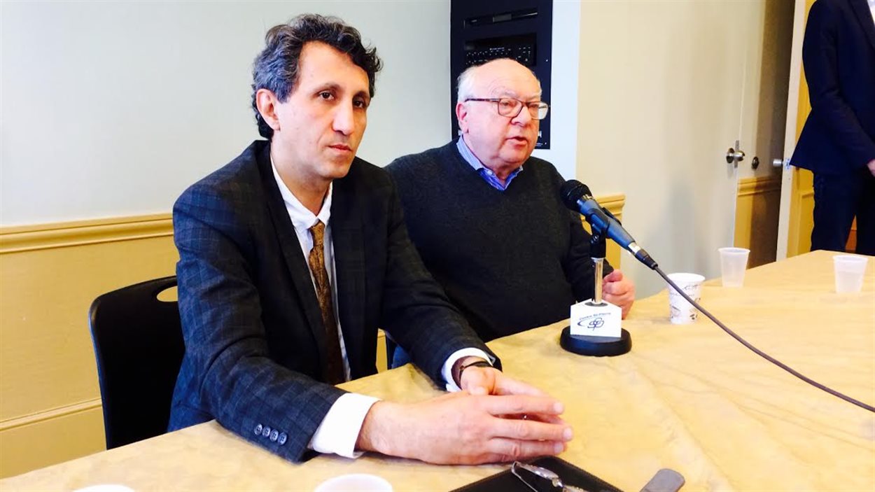 Le député de Québec solidaire, Amir Khadir, et l'avocat Julius Grey