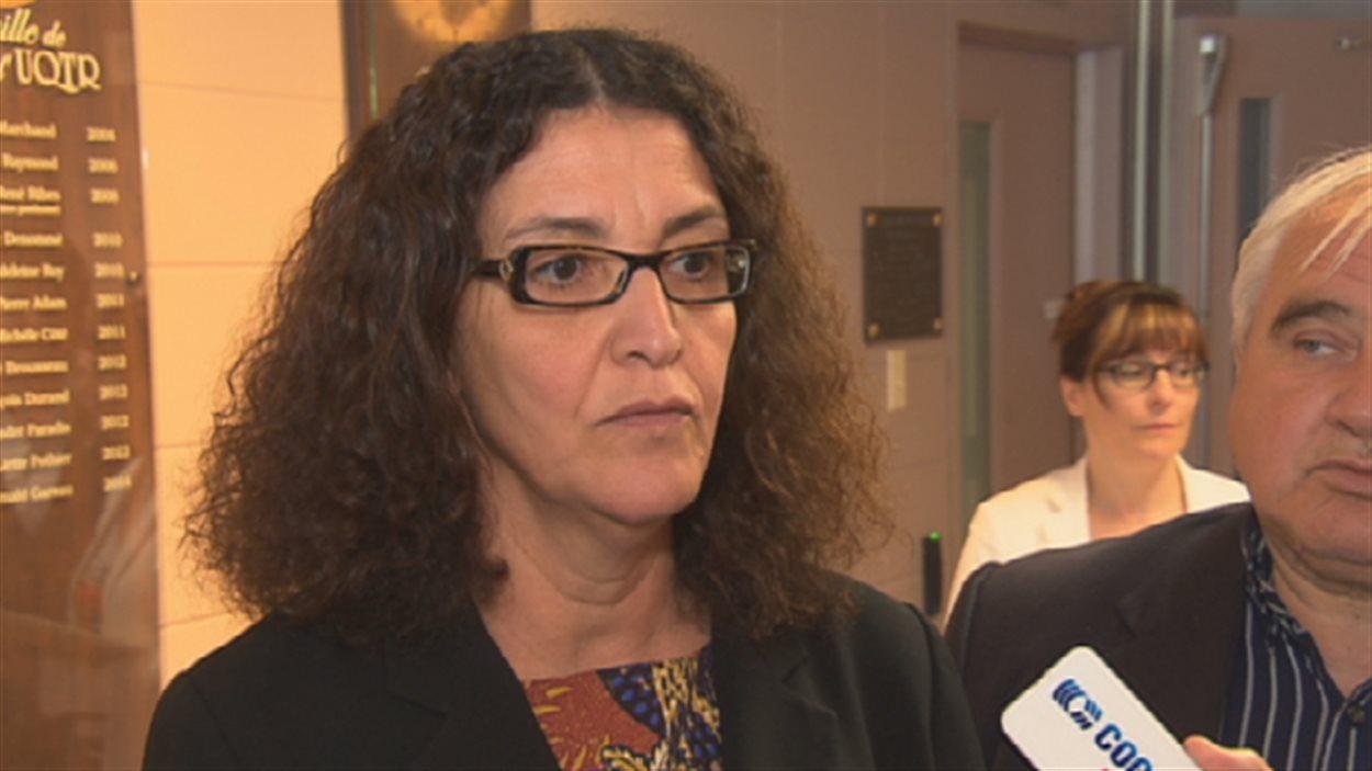 La rectrice de l'UQTR, Nadia Ghazzali
