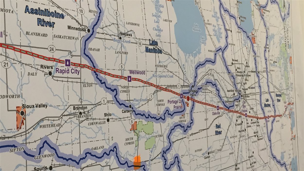 Une carte du Manitoba qui illustre le tracé du pipeline Énergie Est.