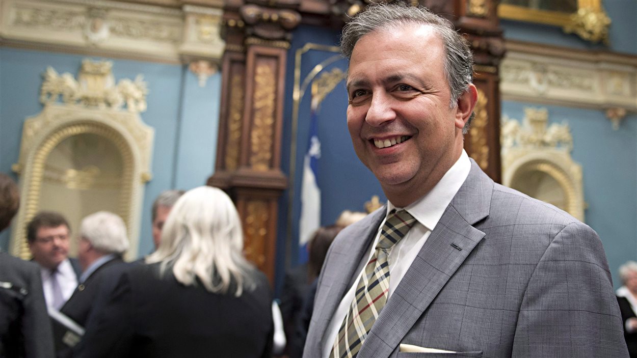 Le ministre du Travail, de l'Emploi et de la Solidarité sociale, Sam Hamad