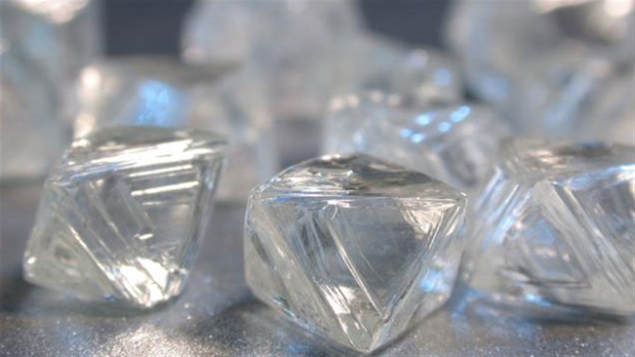 Des diamants de la mine Victor de De Beers près d'Attawapiskat dans le Grand Nord de l'Ontario