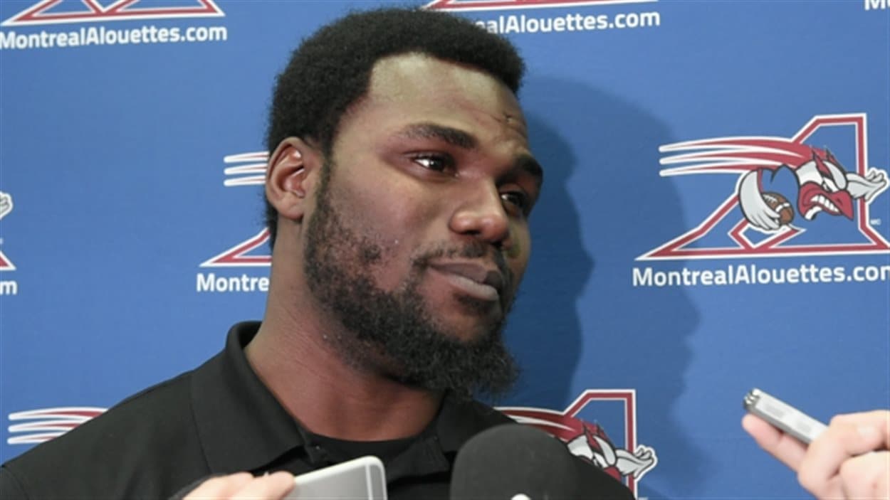 Le plaqueur défensif Khalif Mitchell des Alouettes de Montréal