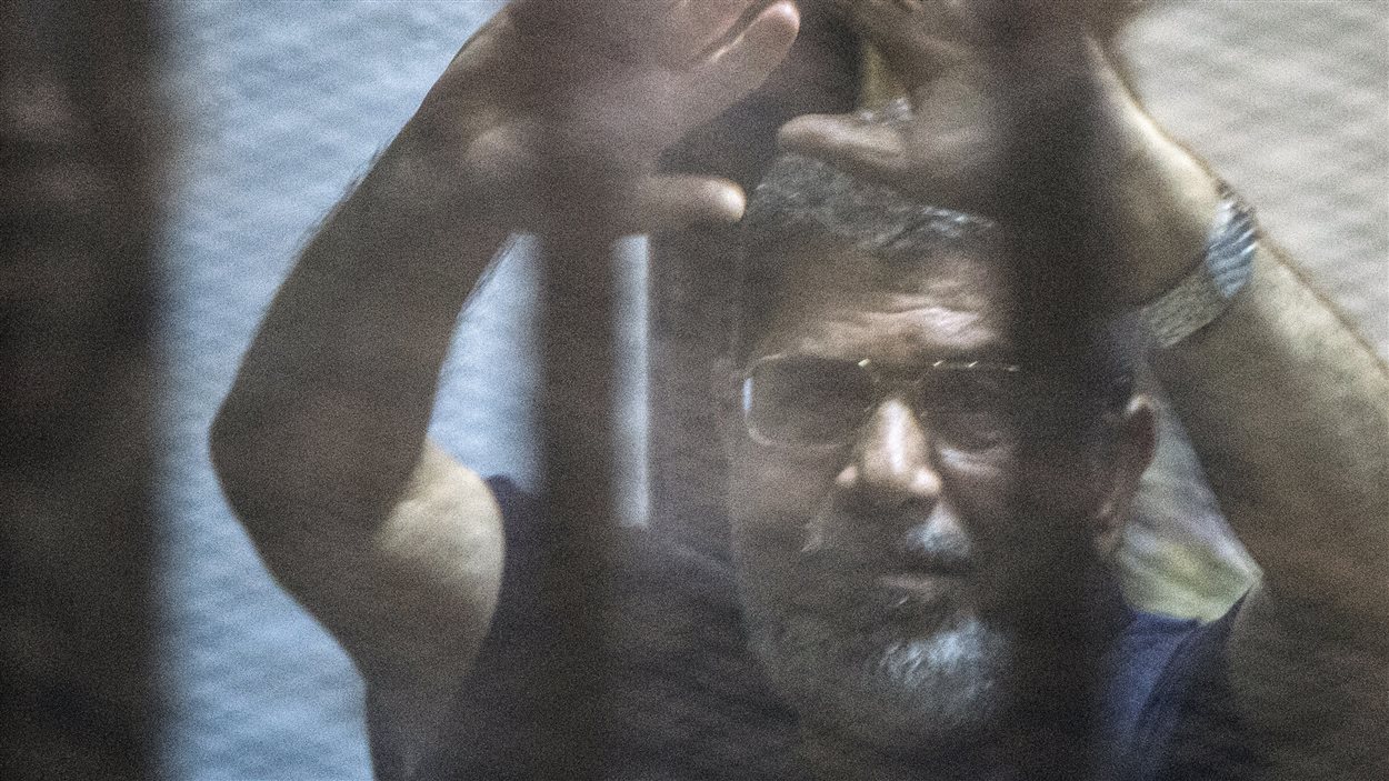 L'ex-président égyptien Mohamed Morsi, le samedi 16 mai 2015