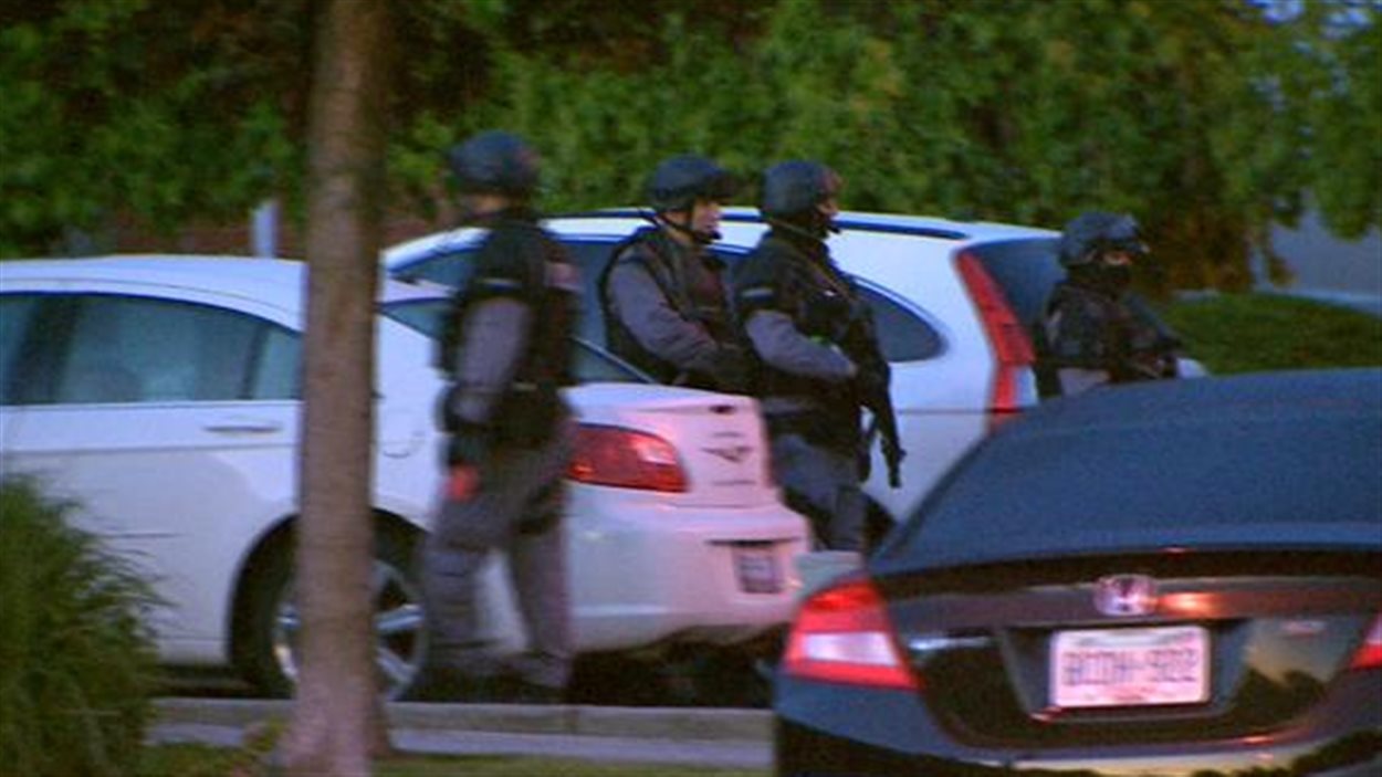 Quelque 700 policiers ont participé à l'opération tôt ce matin.