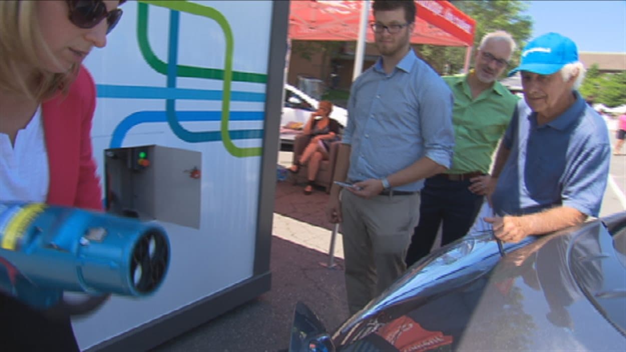 Un rassemblement d'amateurs de véhicules électrique à Drummondville.
