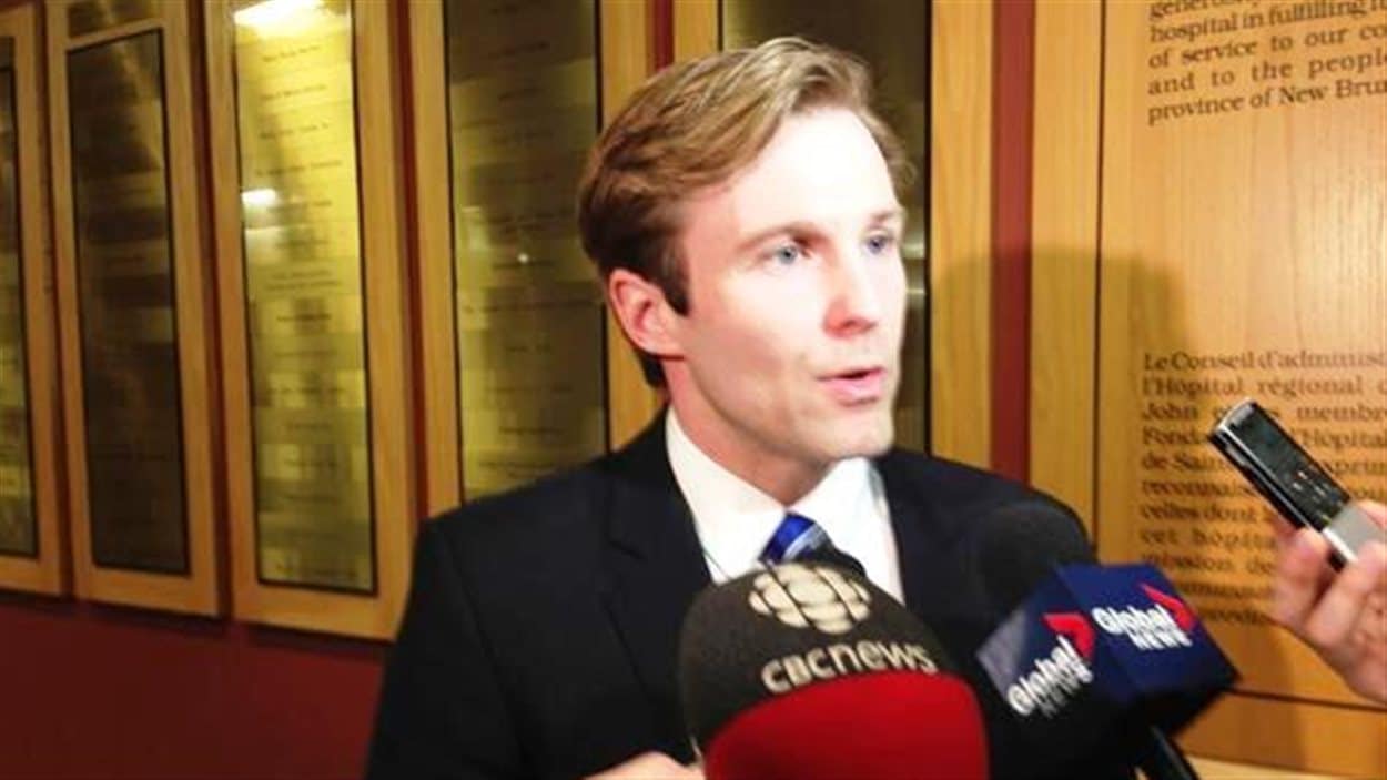 Le premier ministre du N.-B., Brian Gallant, autorise l'achat d'appareils de séquençage d'ADN à l'hôpital de Saint-Jean