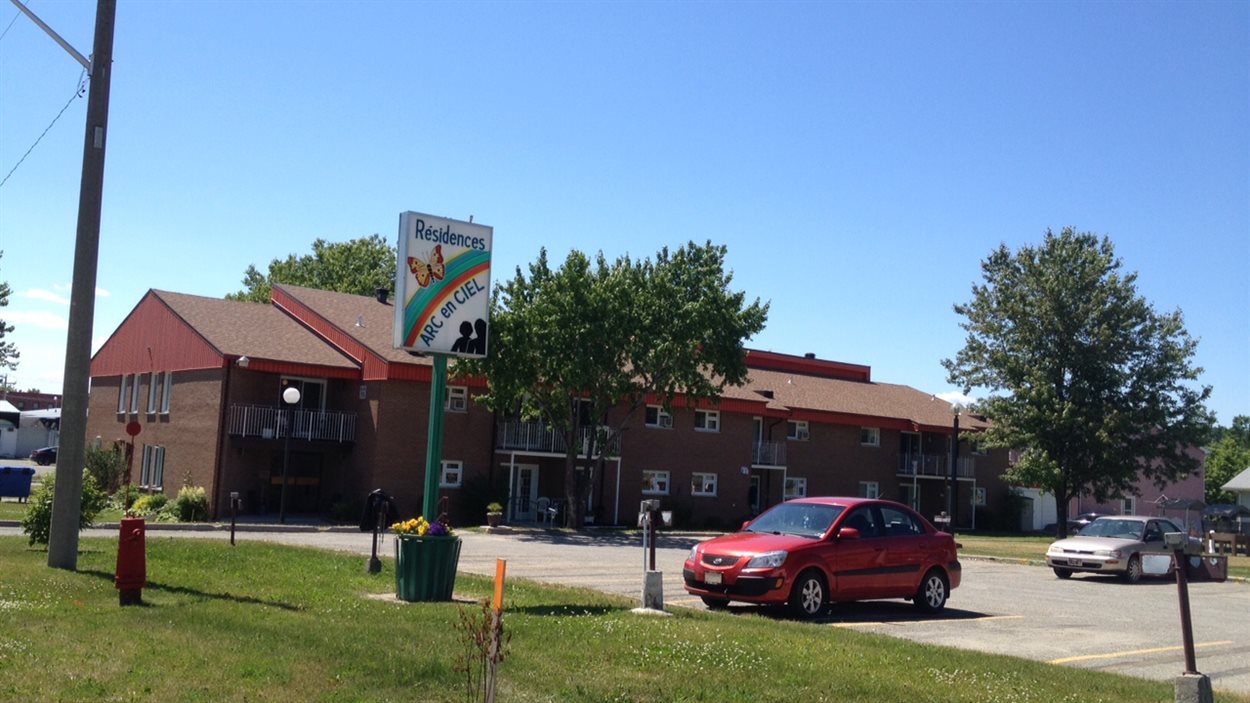 Les résidences arc-en-ciel sont gérées par l'Office municipal d'habitation de Ville-Marie