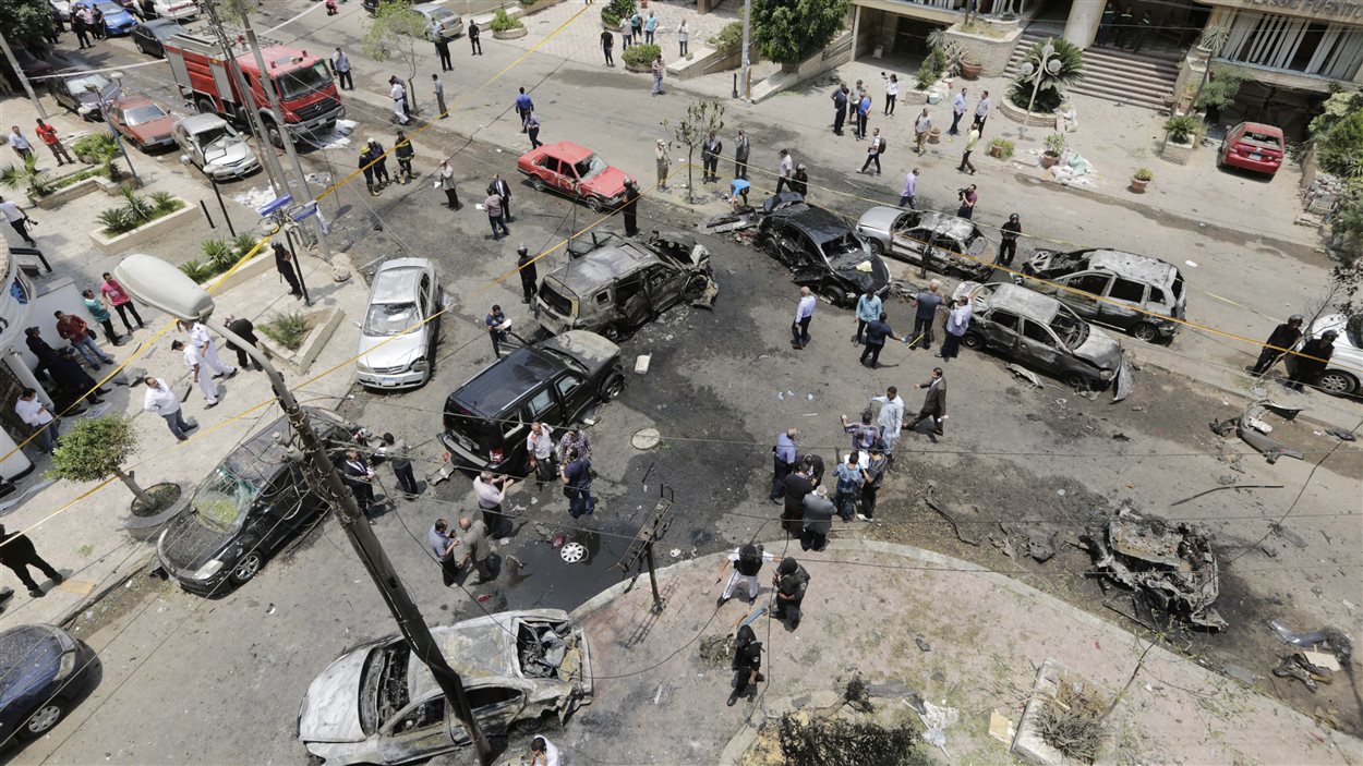 Le procureur général d'Égypte a été tué par une explosion dans une banlieue huppée du Caire.