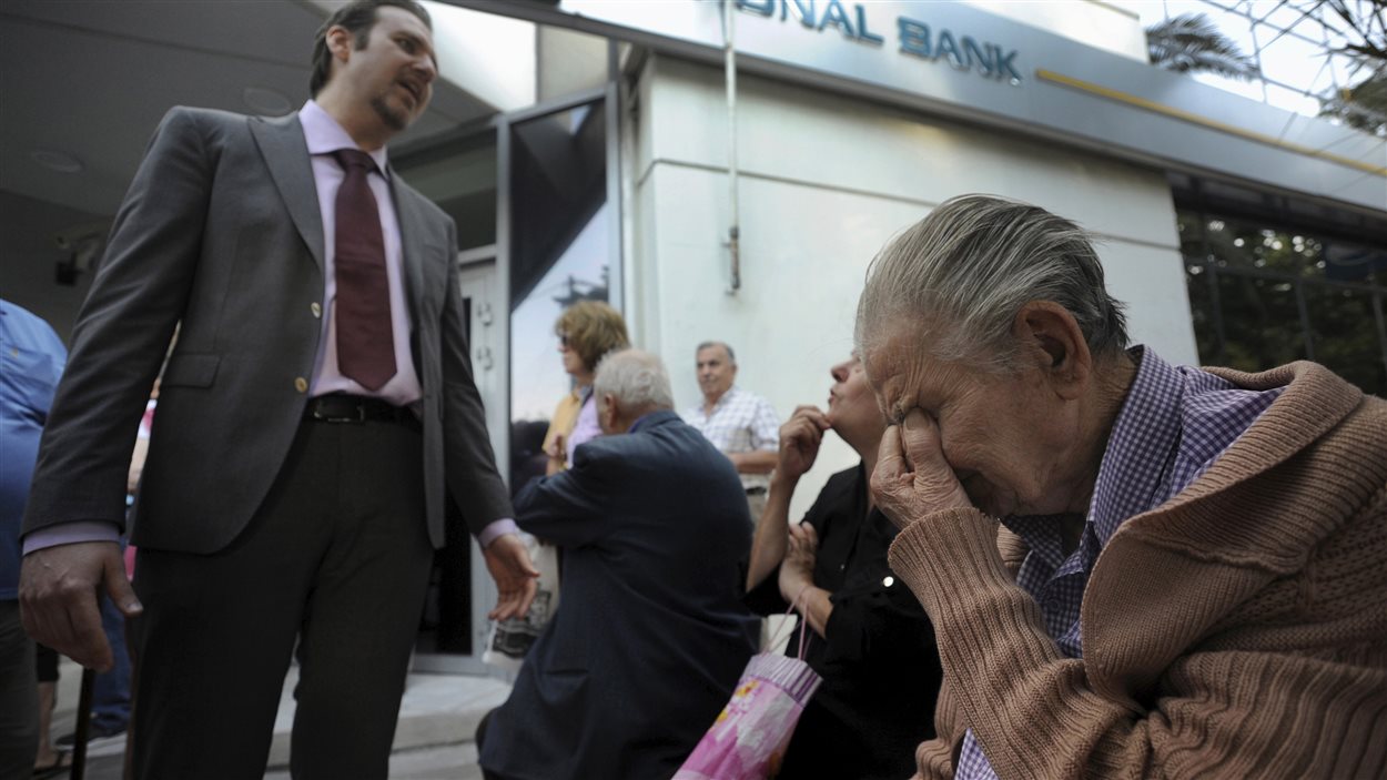 Les banques sont fermées en Grèce pour éviter un effondrement financier