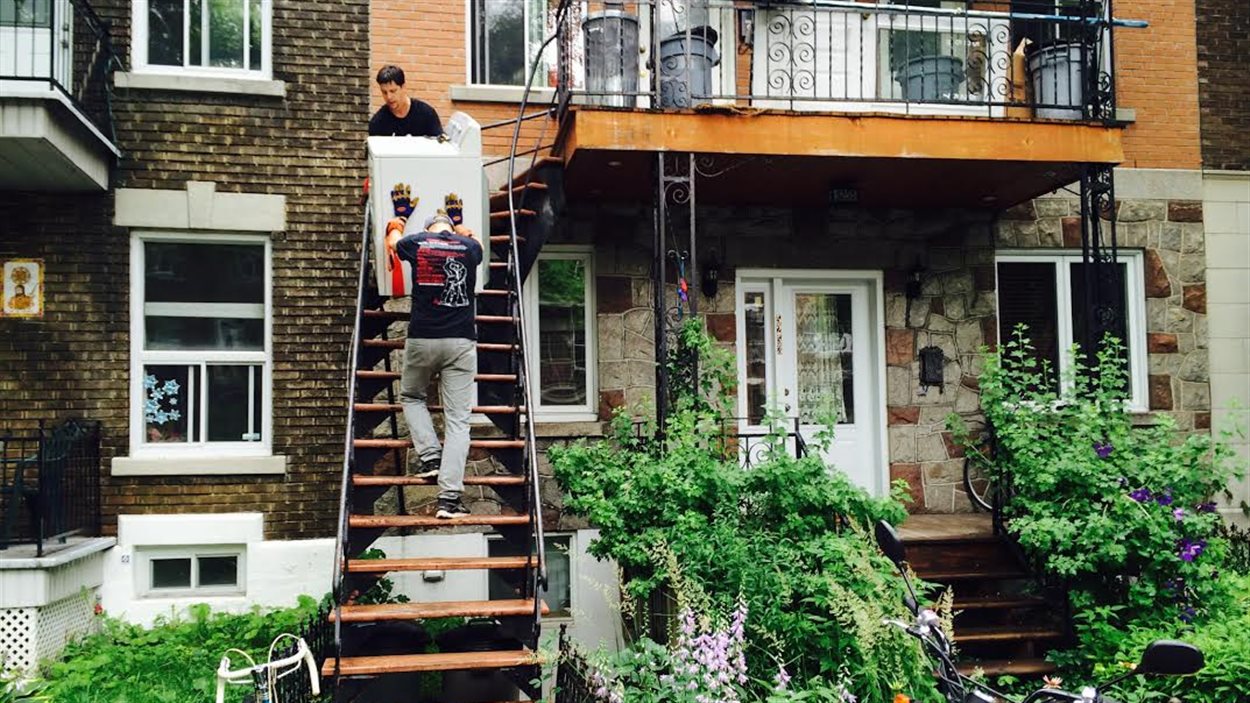 Un déménagement sur la rue de Lorimier, dans l'arrondissement Plateau-Mont-Royal, à Montréal.