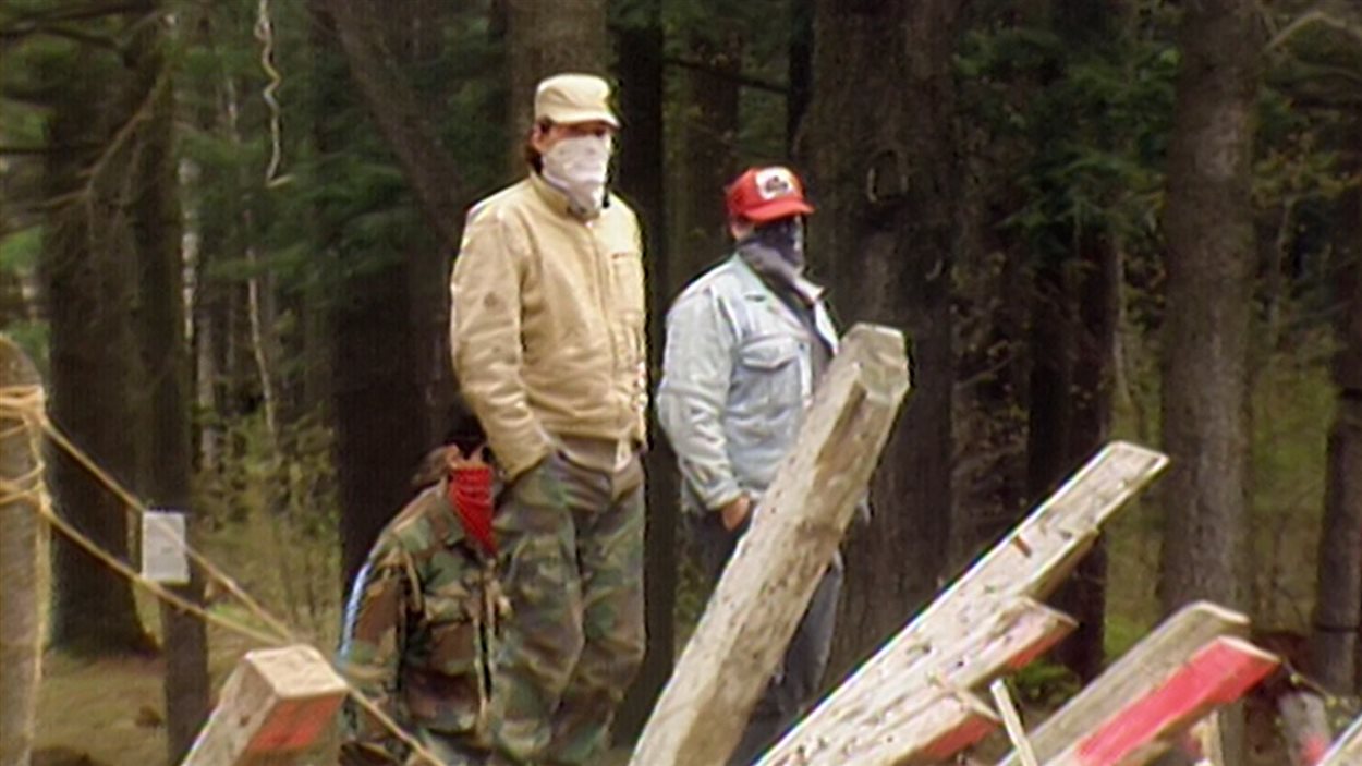 Des Mohawks barricadés dans la pinède, 1990.