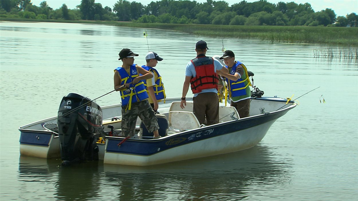 La pratique de la pêche est en baisse au Québec.