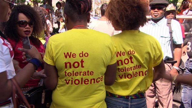 Le chandail porté par des membres de la communauté congolaise pour soutenir la victime d'une agression sexuelle, survenue à Ottawa, le 3 juillet dernier.