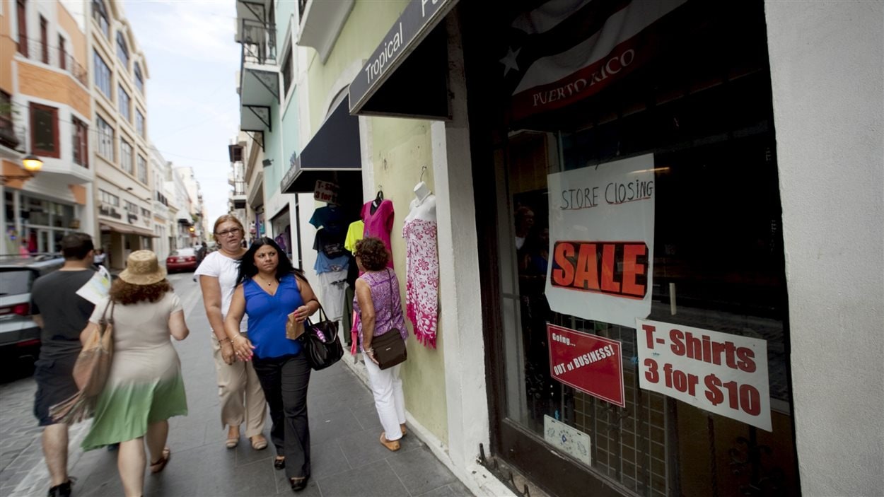 Des passants à San Juan, à Porto Rico