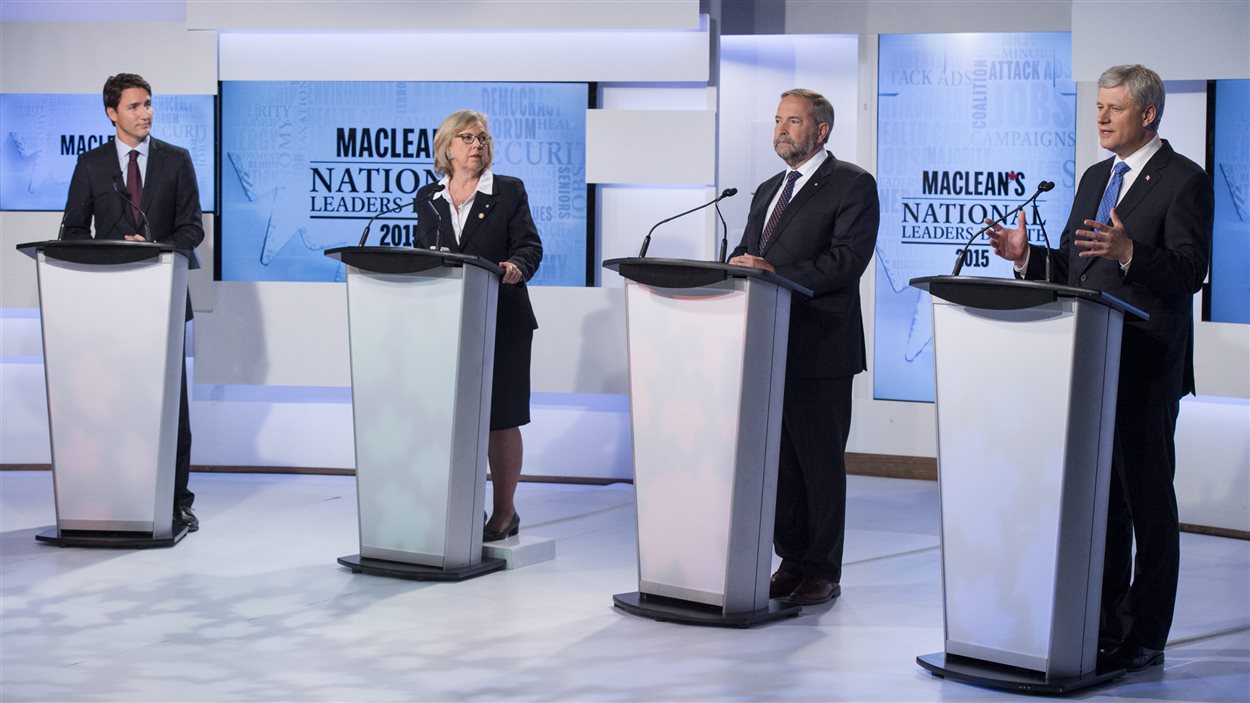 Justin Trudeau, à gauche, Elizabeth May, Thomas Mulcair et Stephen Harper