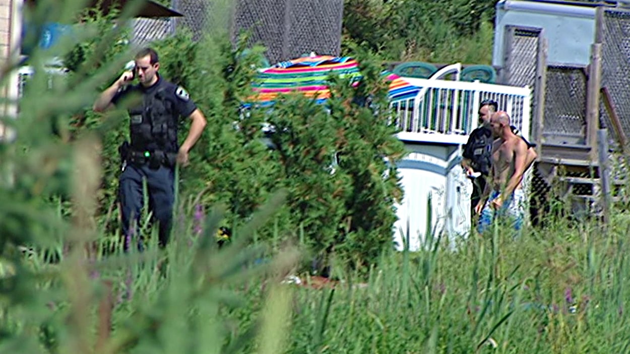 Un enfant a été retrouvé inconsicent dans une piscine à Val-des-Monts, en Outaouais.