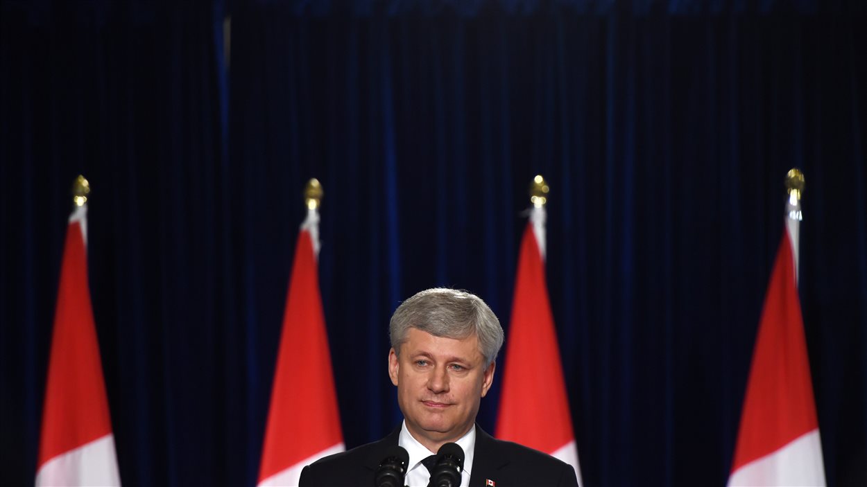 Stephen Harper lors du point de presse de London.