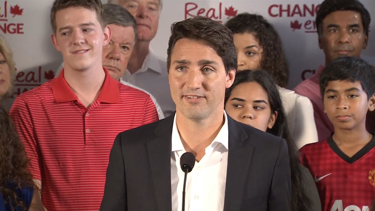 Le chef libéral Justin Trudeau, en point de presse à Victoria, en Colombie-Britannique.