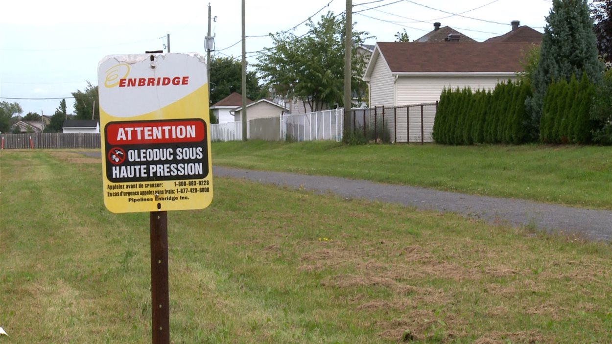 L'oléoduc 9B d'Enbridge passe en plein coeur d'un quartier résidentiel à Saint-Janvier-de-Mirabel.