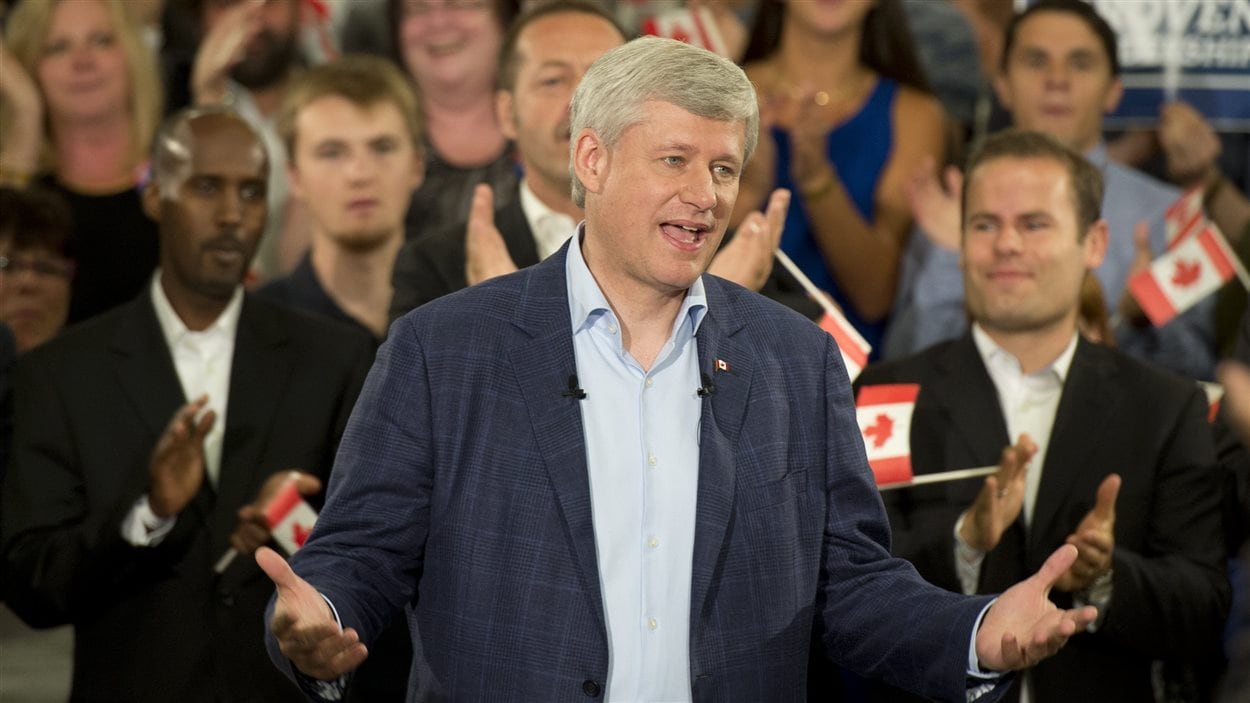 Le chef conservateur Stephen Harper, lors d'un rassemblement partisan à Ottawa, lundi matin.