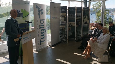 Le ministre de l'Économie, Jacques Daoust, a participé à l'annonce à Gaspé.