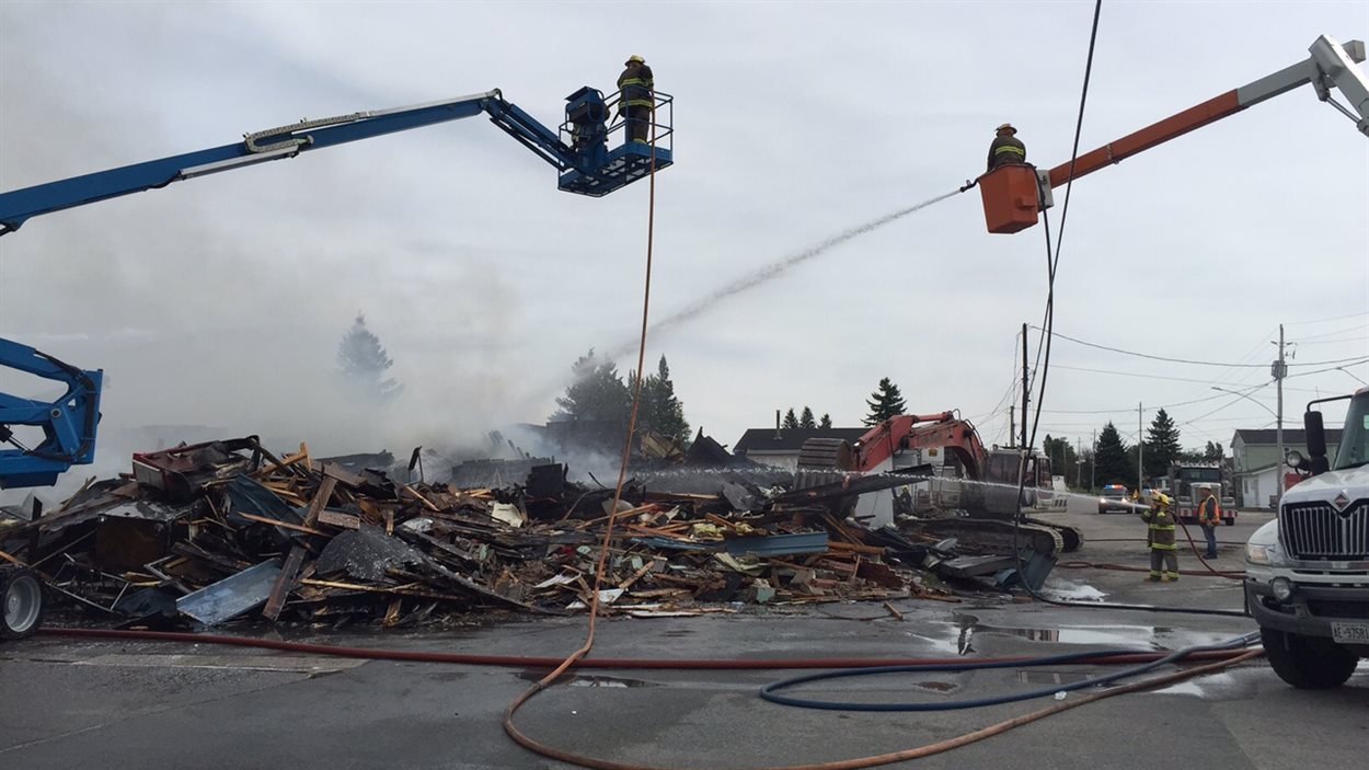 Incendie à Smooth Rock Falls deux adolescents arrêtés RadioCanada